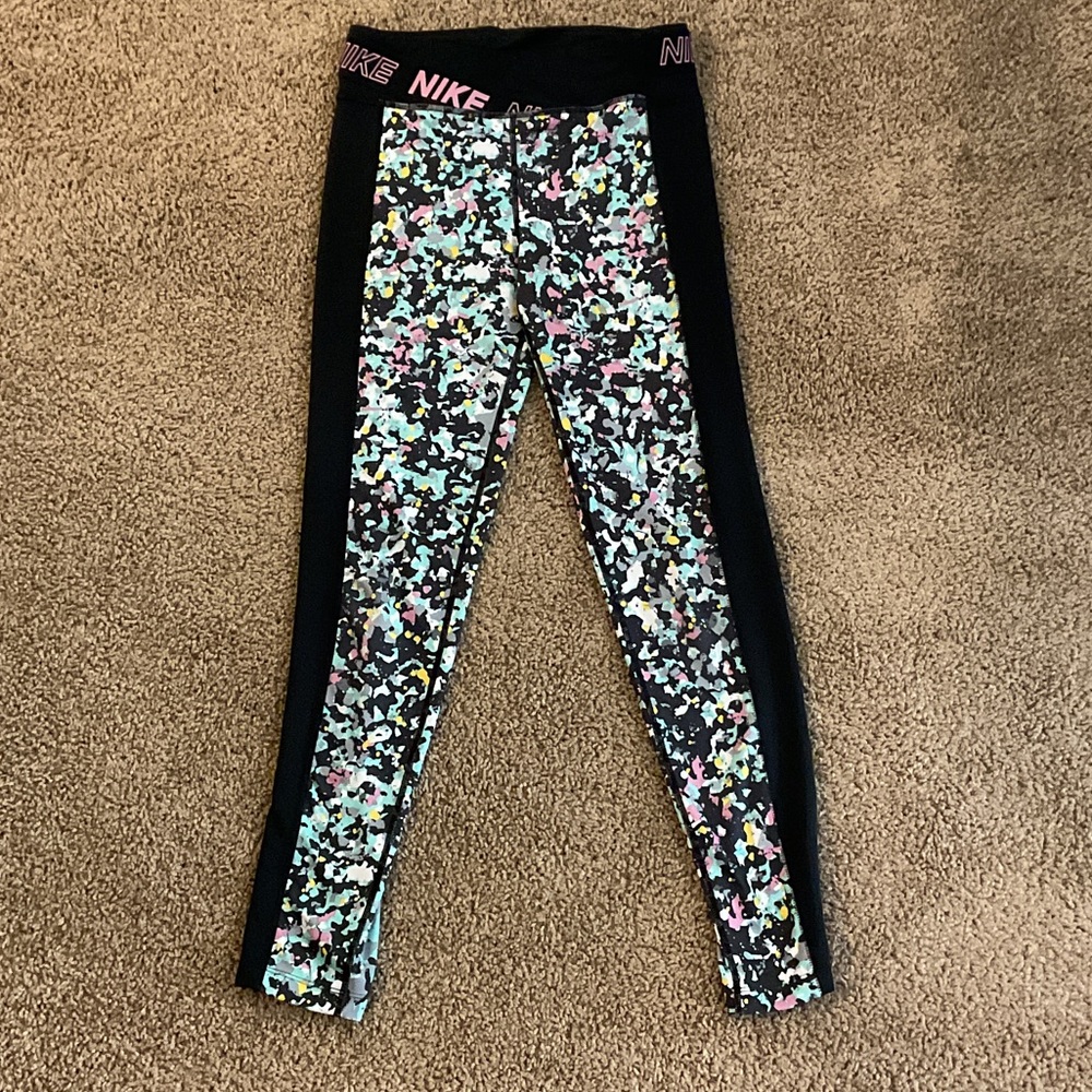 Nike Dri-FIT One Big Girls Leggings w/ Pastel Multicolor Confetti Logo Waistband